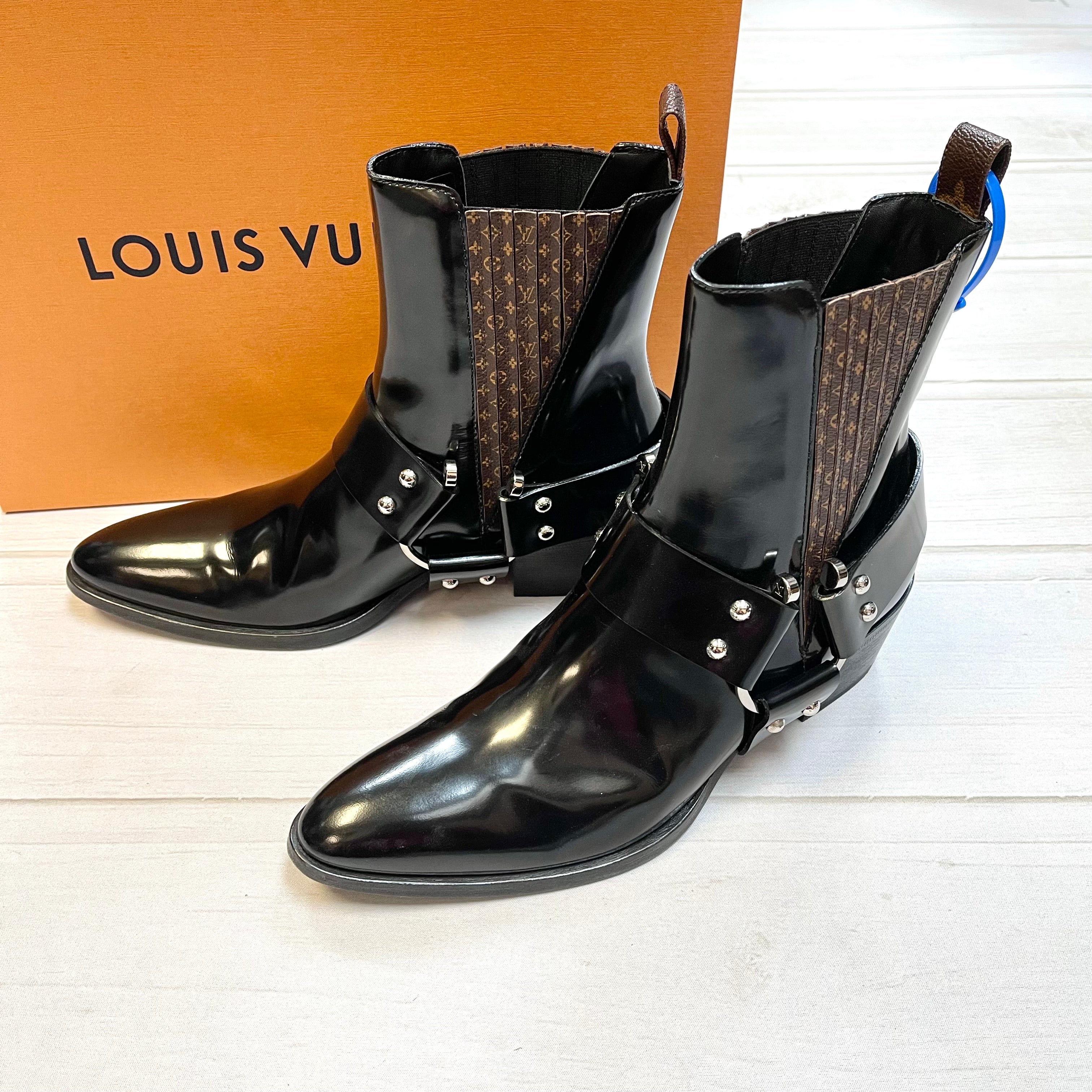 Boots Luxury Designer By Louis Vuitton Size: 9 – Clothes Mentor
