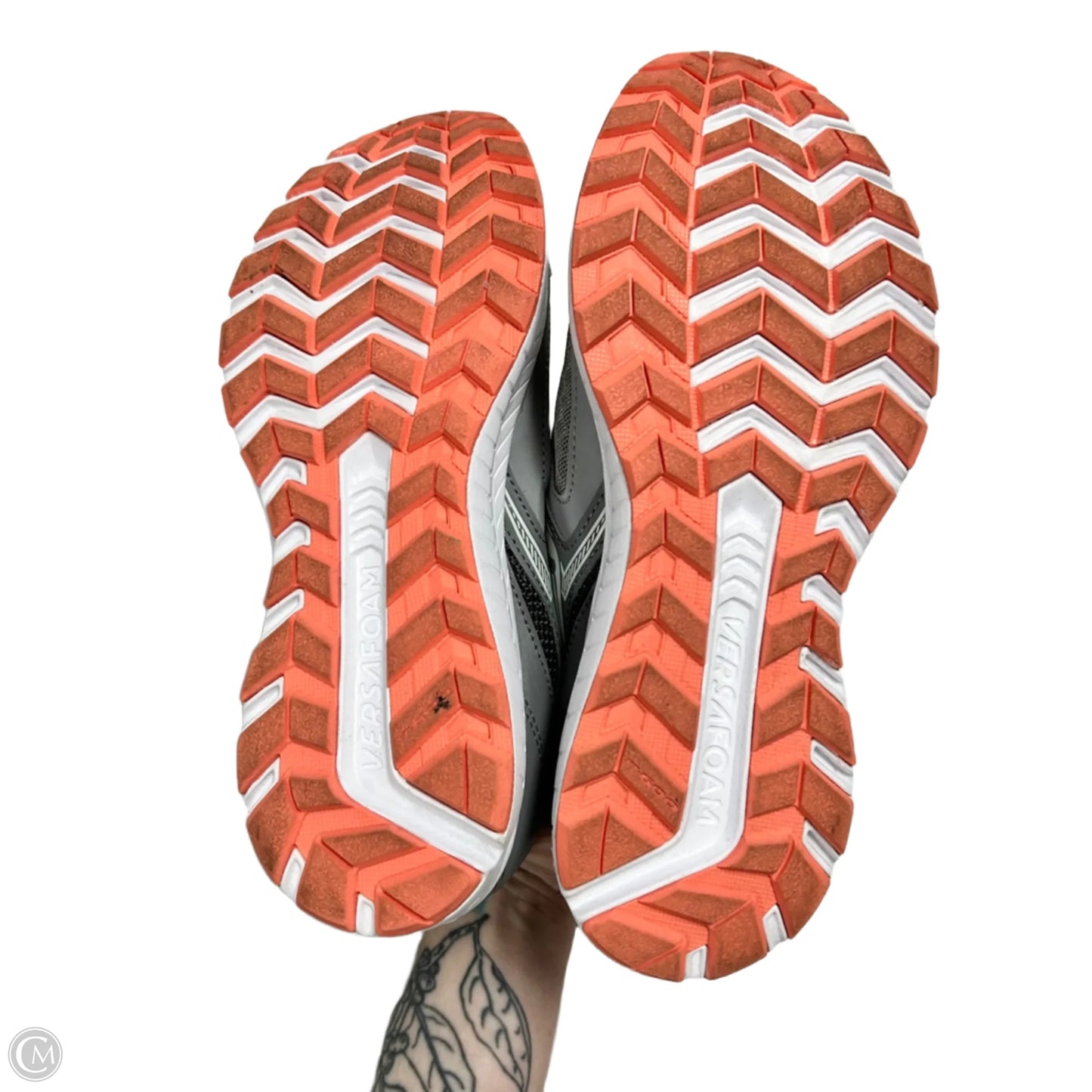 Shoes Athletic By Sacouny In Grey & Orange, Size: 8
