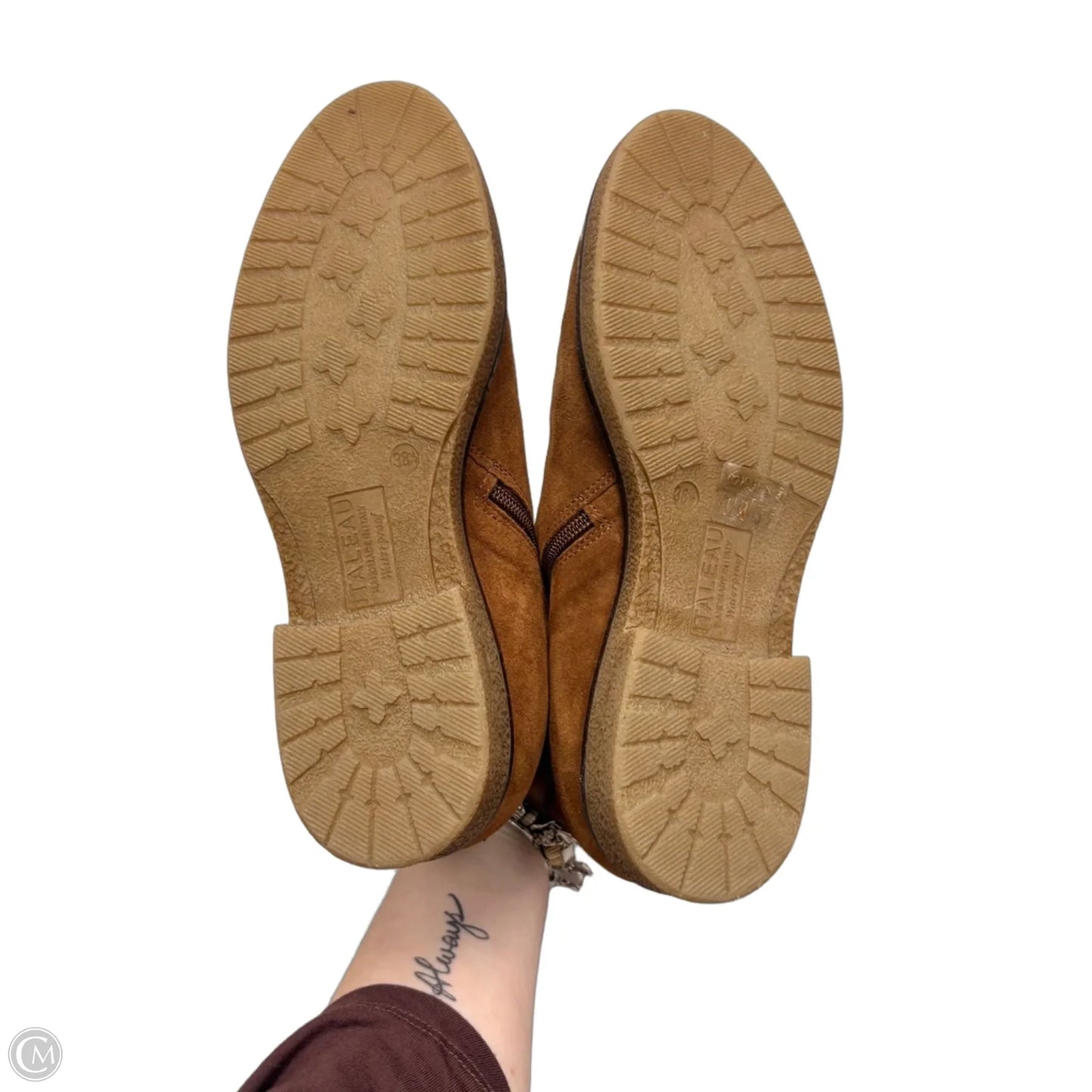 Boots Ankle Flats By Italeau In Tan, Size: 8