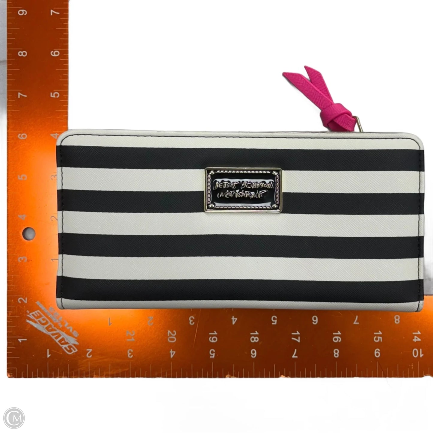 Wallet By Betsey Johnson, Size: Medium