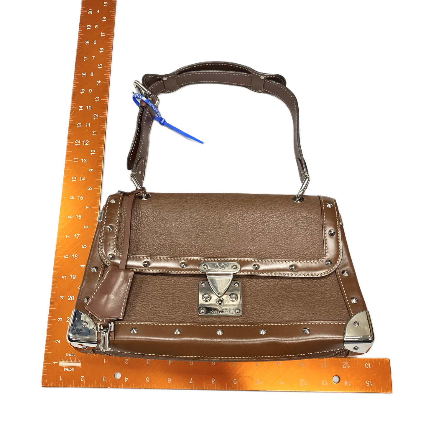 Handbag Luxury Designer By Louis Vuitton Size: Medium