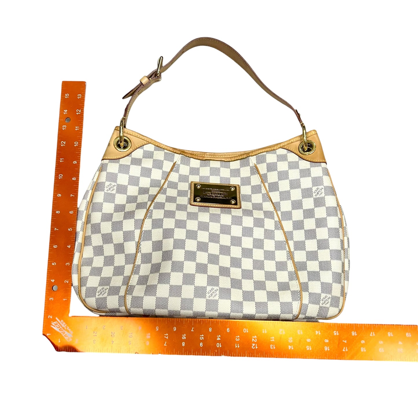 Handbag Luxury Designer By Louis Vuitton, Size: Medium