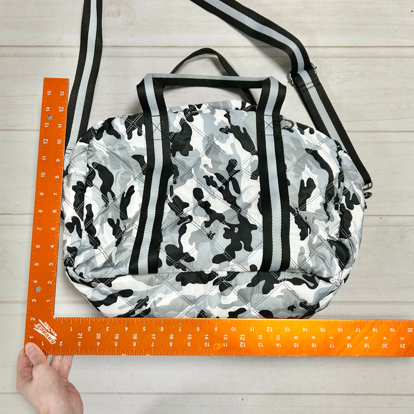 Duffle And Weekender By Urban Expressions, Size: Medium