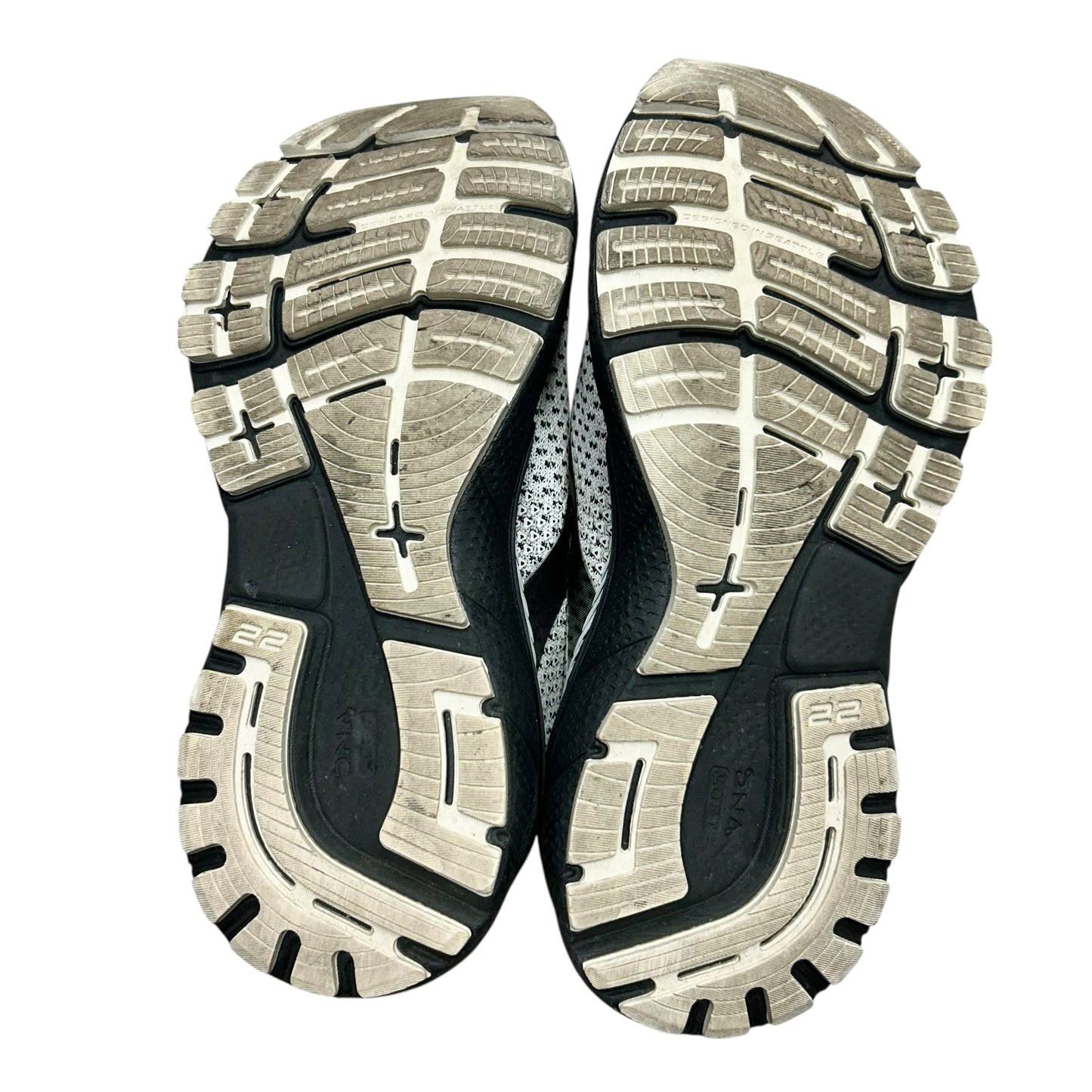 SHOES ATHLETIC by BROOKS In BLACK & WHITE, Size: 6.5