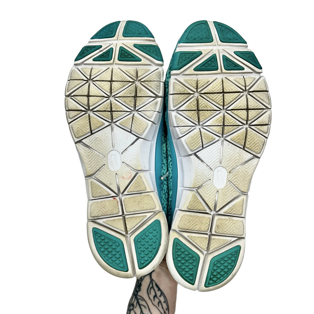 Shoes Athletic By Nike Size: 8.5