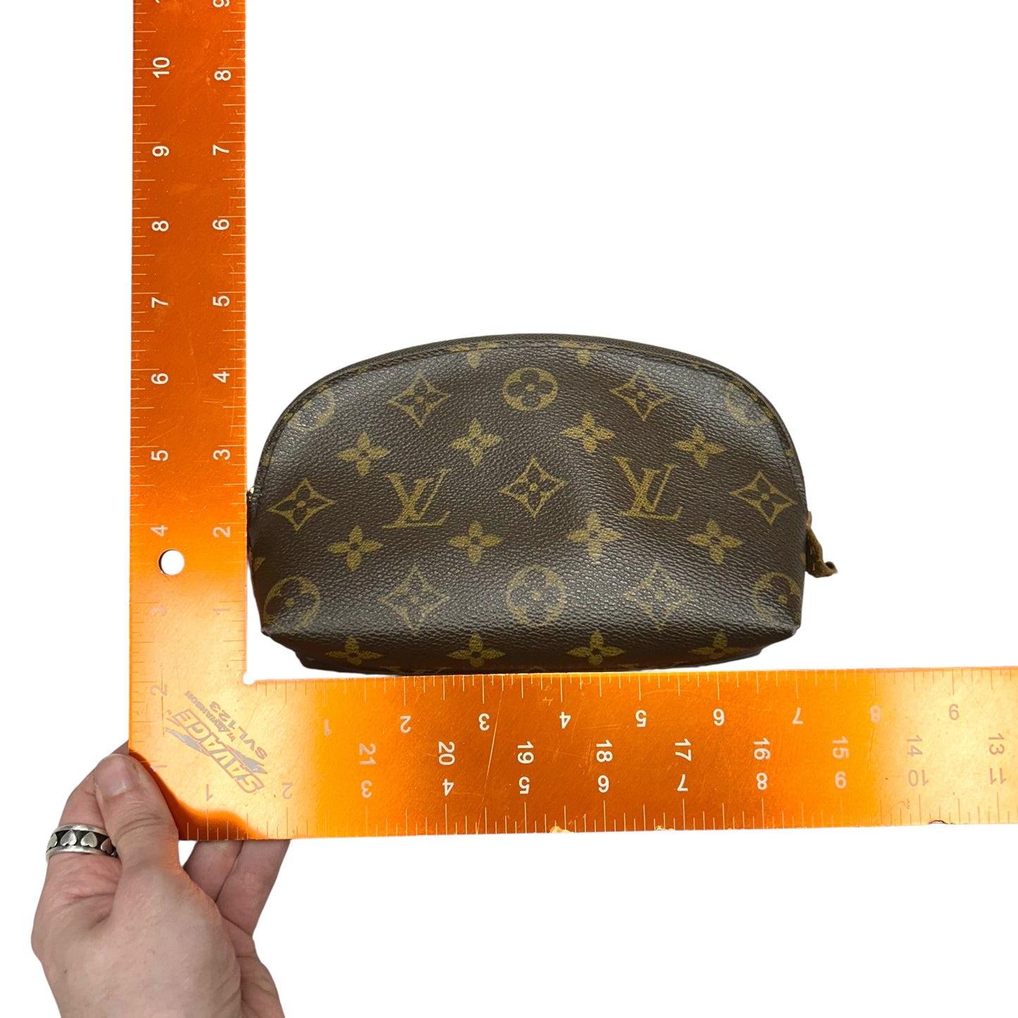 Makeup Bag Luxury Designer By Louis Vuitton, Size: Medium