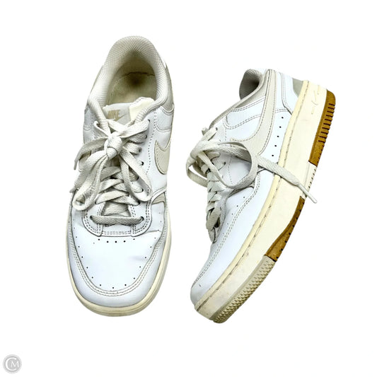 Shoes Sneakers By Nike In White, Size: 8.5