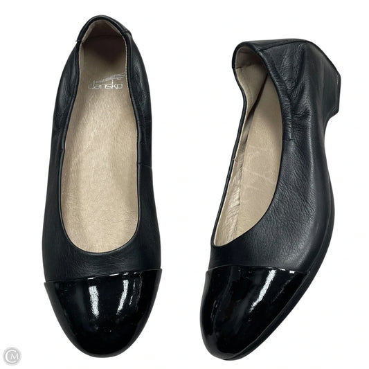 Shoes Flats By Dansko In Black, Size: 9.5