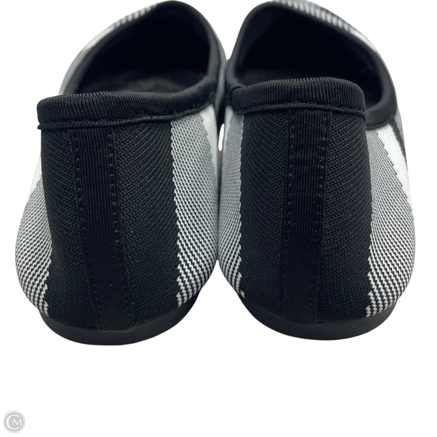 Shoes Flats By Skechers In Black & White, Size: 6.5