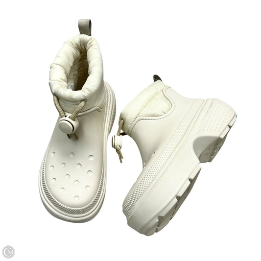 Boots Ankle Flats By Crocs In Ivory, Size: 10