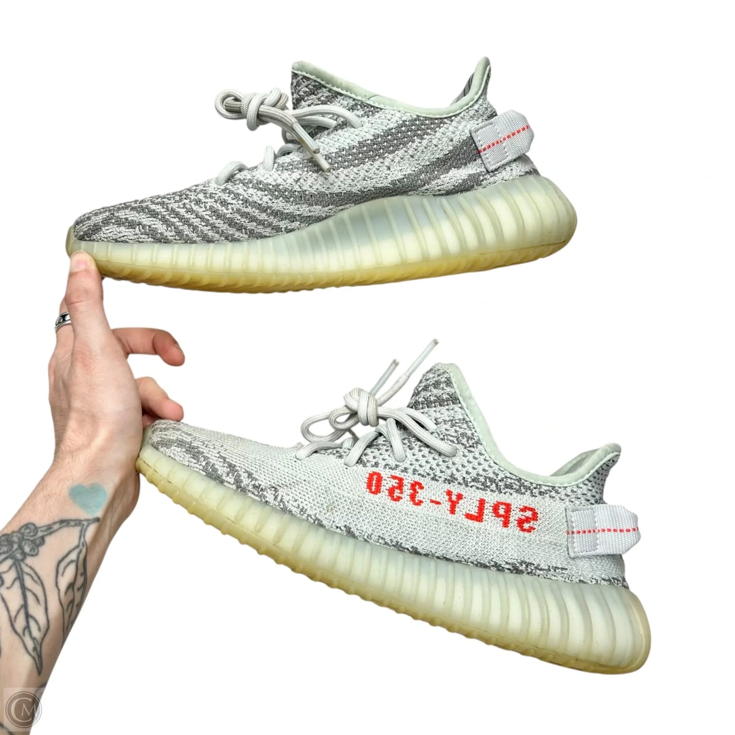 Shoes Luxury Designer By Yeezy In Grey & Red, Size: 7.5