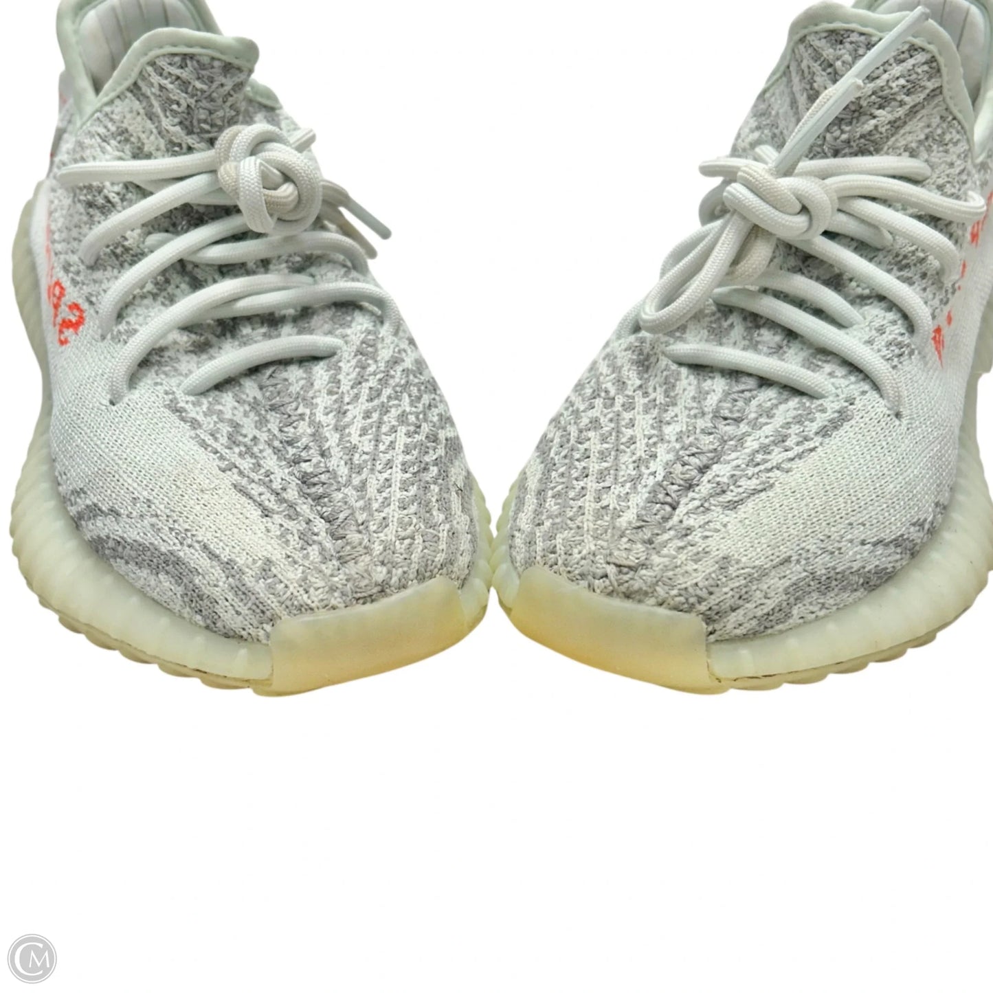 Shoes Luxury Designer By Yeezy In Grey & Red, Size: 7.5