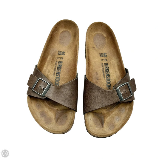 Sandals Flats By Birkenstock In Brown, Size: 9.5