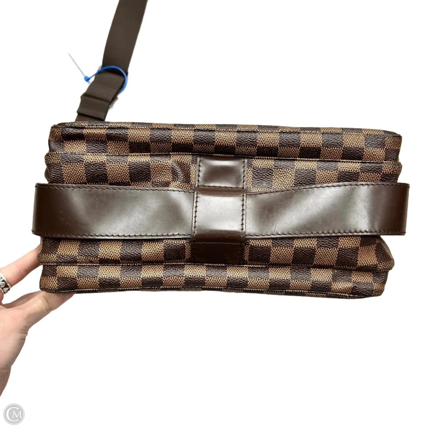 Crossbody Luxury Designer By Louis Vuitton, Size: Medium