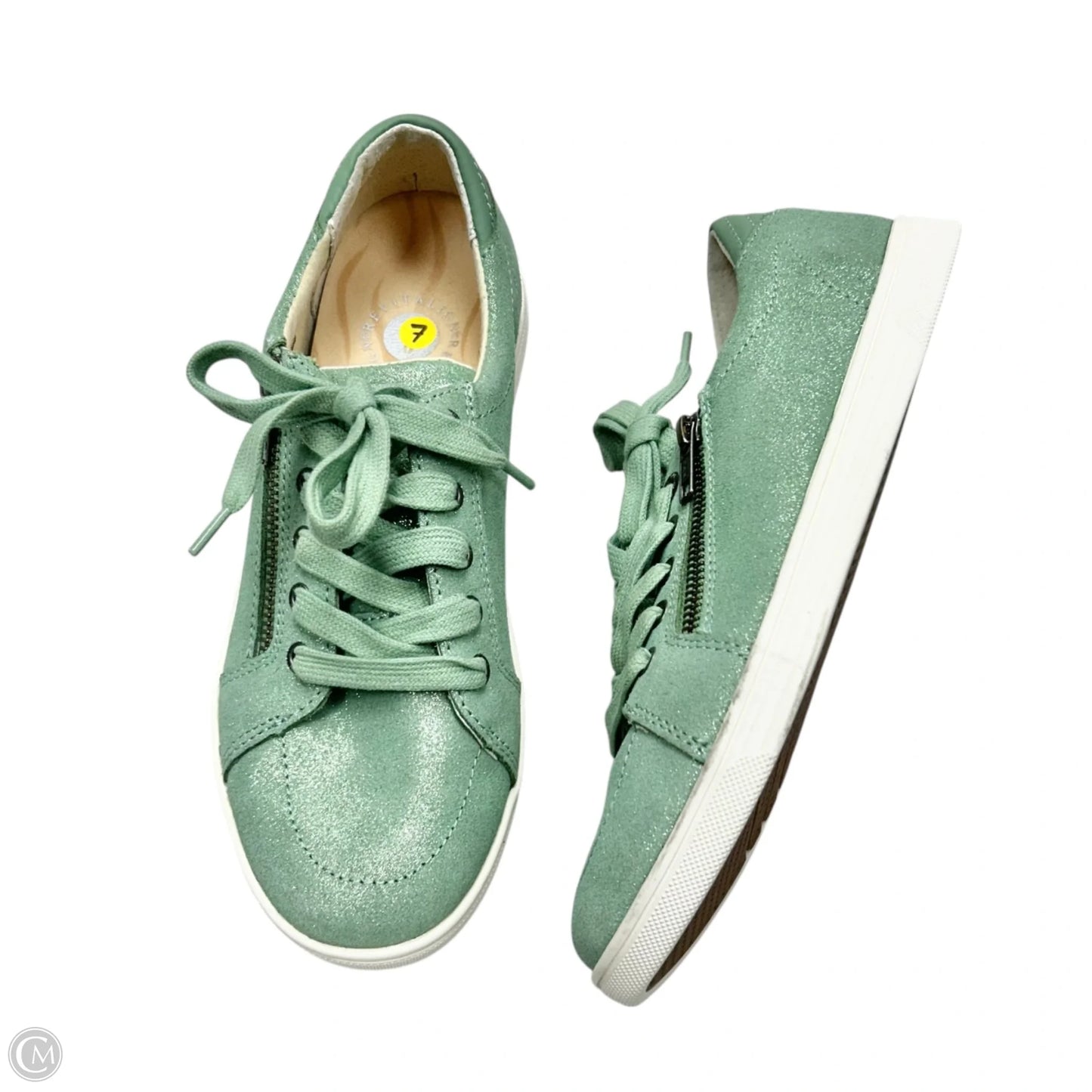Shoes Flats By Revitalign In Green, Size: 7