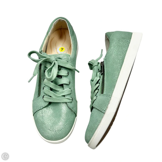 Shoes Flats By Revitalign In Green, Size: 7