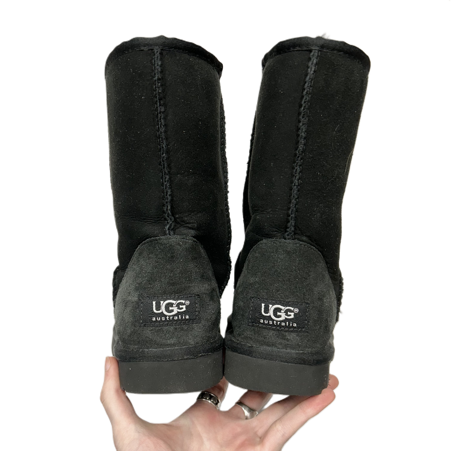 Boots Designer By Ugg In Black, Size: 7