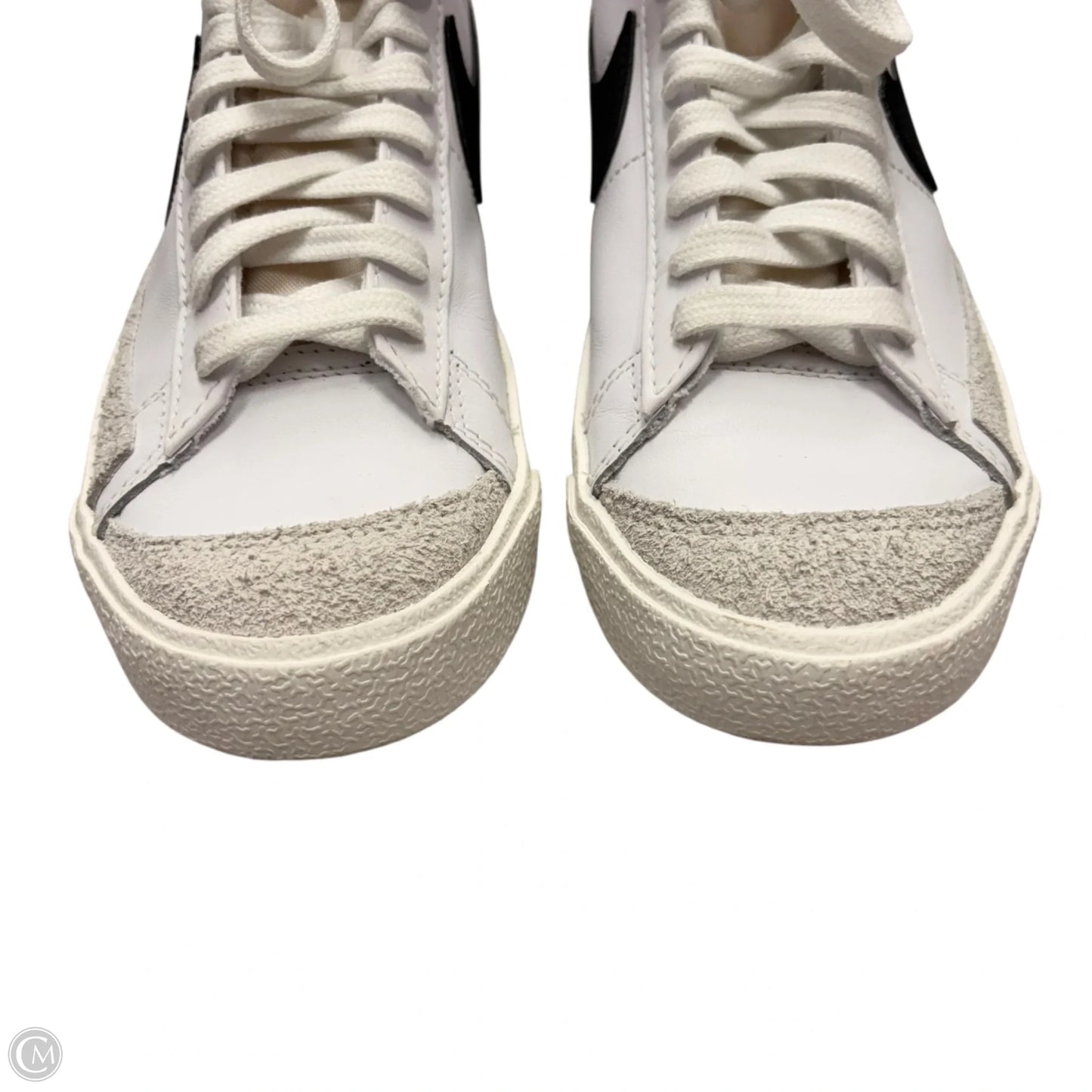 Shoes Sneakers By Nike In White, Size: 7