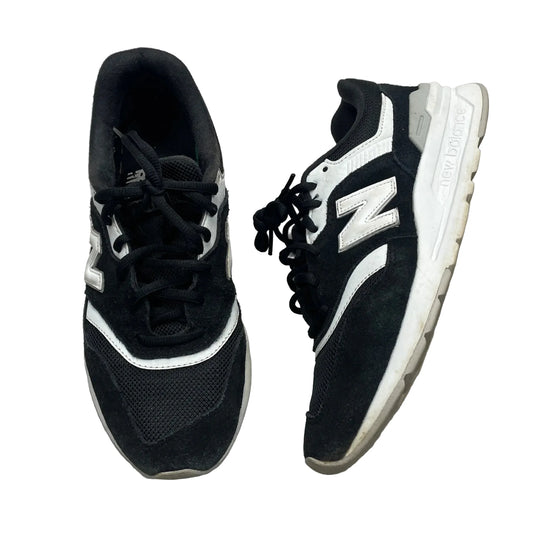 Shoes Athletic By New Balance In Black & White, Size: 8