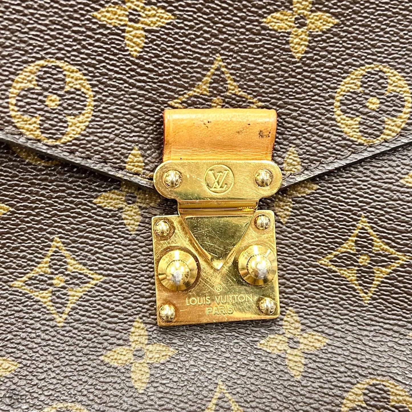 Handbag Luxury Designer By Louis Vuitton, Size: Small