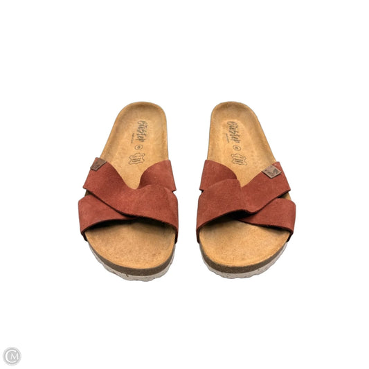 Sandals Flats By Clothes Mentor In Red & Tan, Size: 8