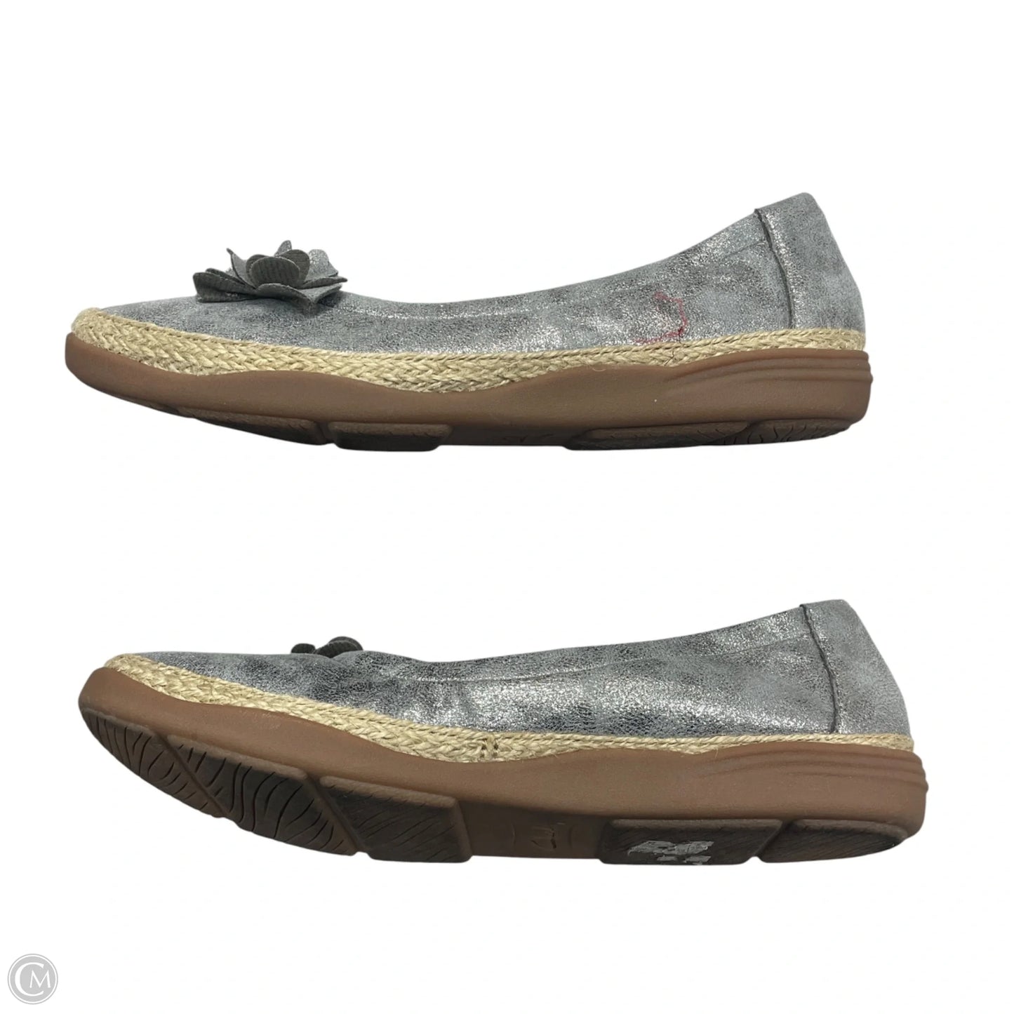 Shoes Flats By Clarks In Silver, Size: 9.5
