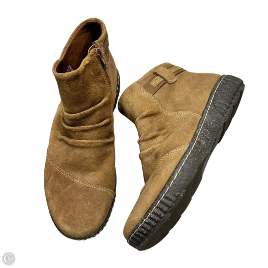 Boots Ankle Flats By Clarks In Brown, Size: 8.5