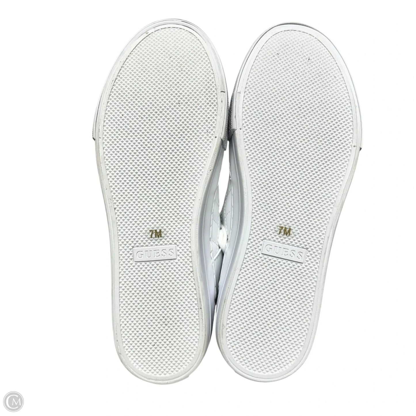 Shoes Sneakers By Guess In White, Size: 7