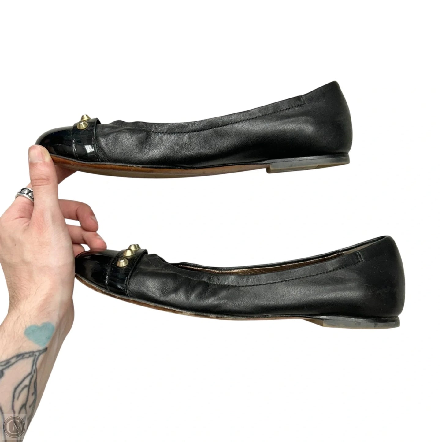 Shoes Flats By Agl In Black & Gold, Size: 6.5