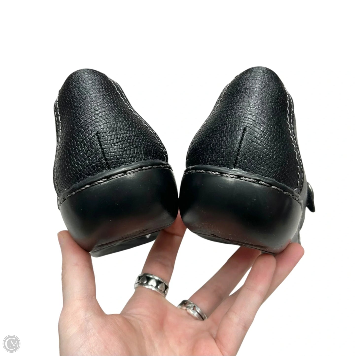Shoes Flats By Clarks In Black, Size: 7