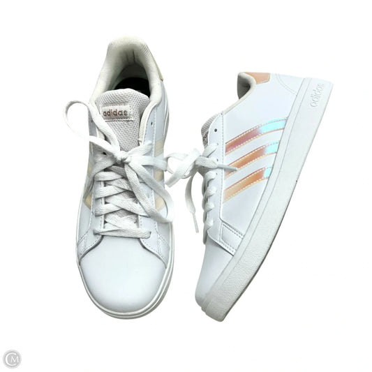 Shoes Sneakers By Adidas In White, Size: 6