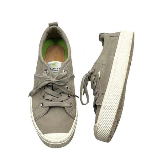 Shoes Sneakers By Cariuma In Taupe, Size: 8