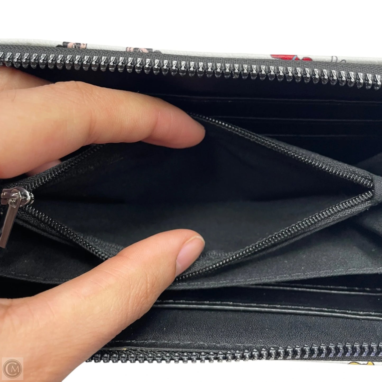 Wallet, Size: Medium