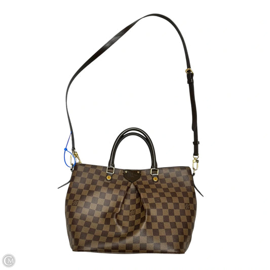 Crossbody Luxury Designer By Louis Vuitton, Size: Medium