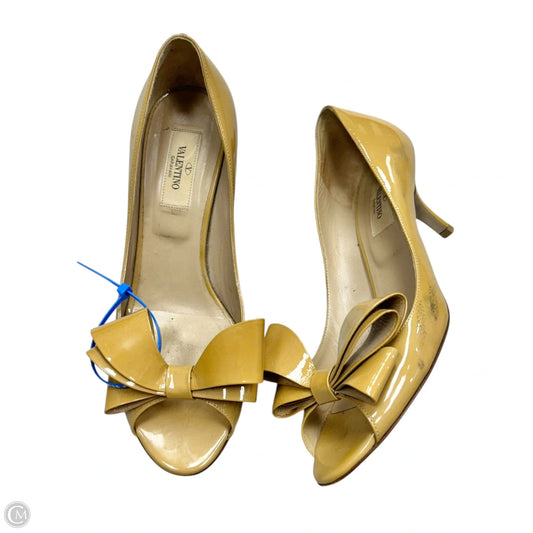 Shoes Luxury Designer By Valentino-garavani In Yellow, Size: 8