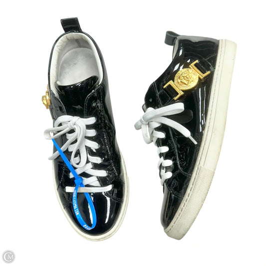 Shoes Luxury Designer By Versace In Black, Size: 5.5