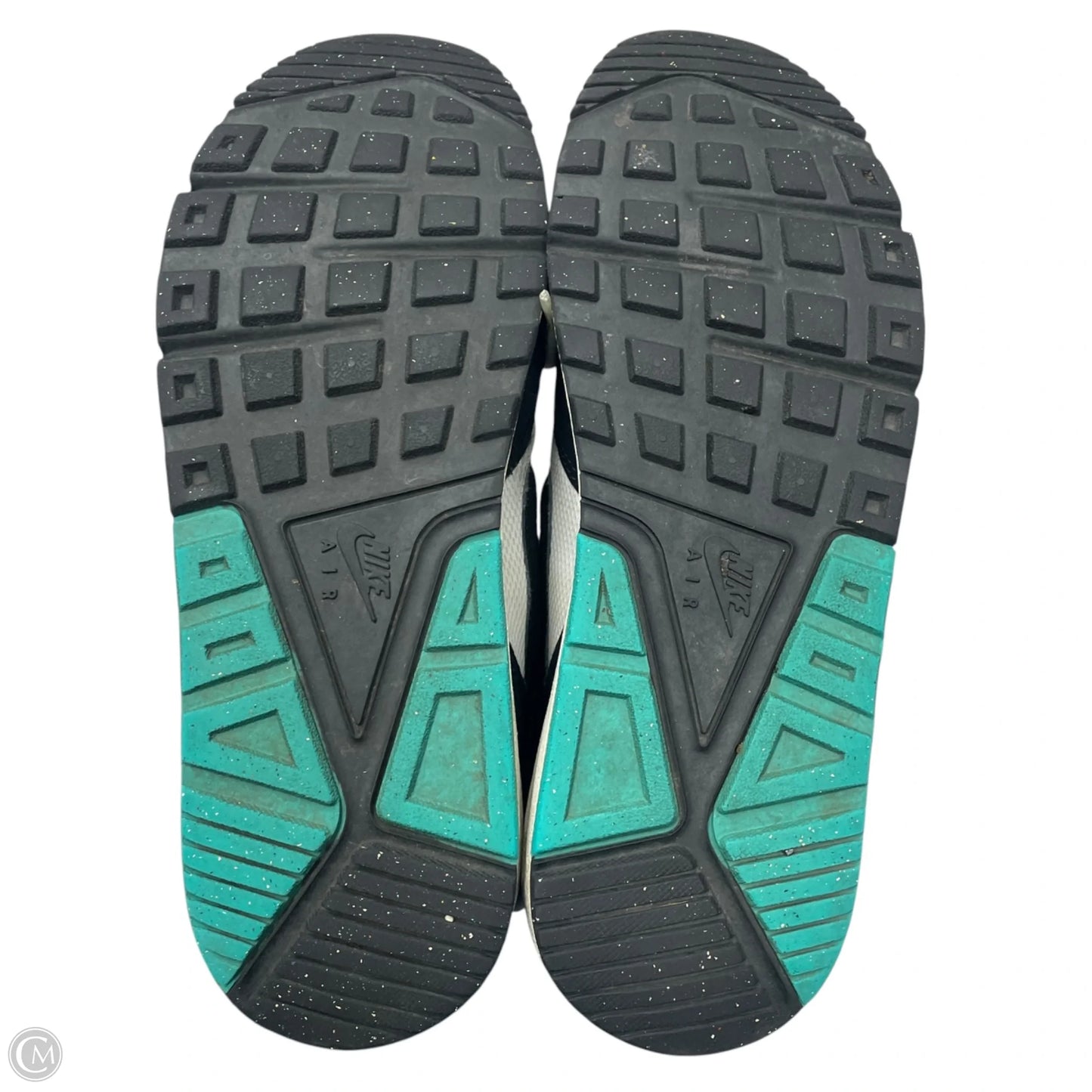 Shoes Sneakers By Nike In Black & White, Size: 9