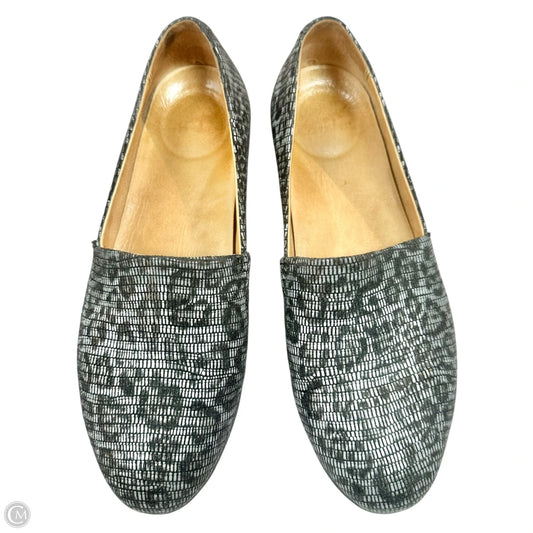 Shoes Flats By Dansko In Leopard Print, Size: 7.5