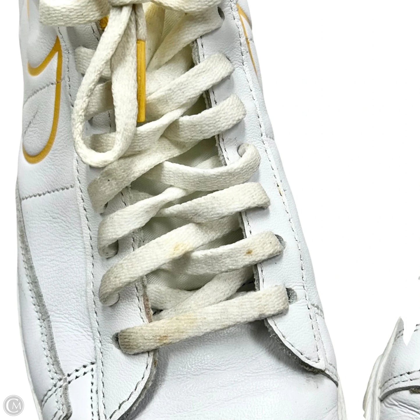 Shoes Sneakers By Nike In White & Yellow, Size: 7