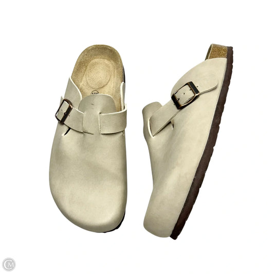 Shoes Flats By Cushionaire In Taupe, Size: 11