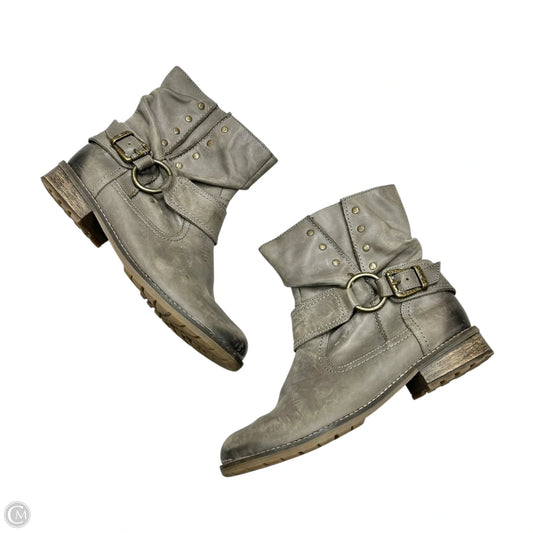 Boots Ankle Flats By Remonte In Grey, Size: 8.5