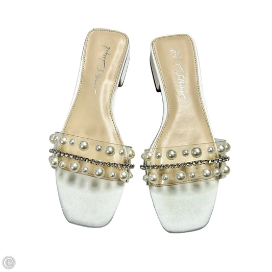 Sandals Flats By Betsey Johnson In White, Size: 8