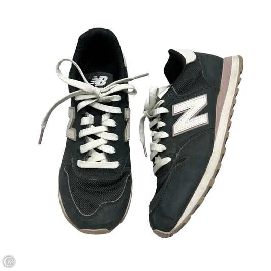 Shoes Athletic By New Balance In Black & White, Size: 8