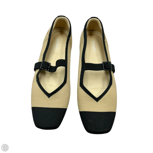Shoes Flats By Vivaia In Black & Tan, Size: 9