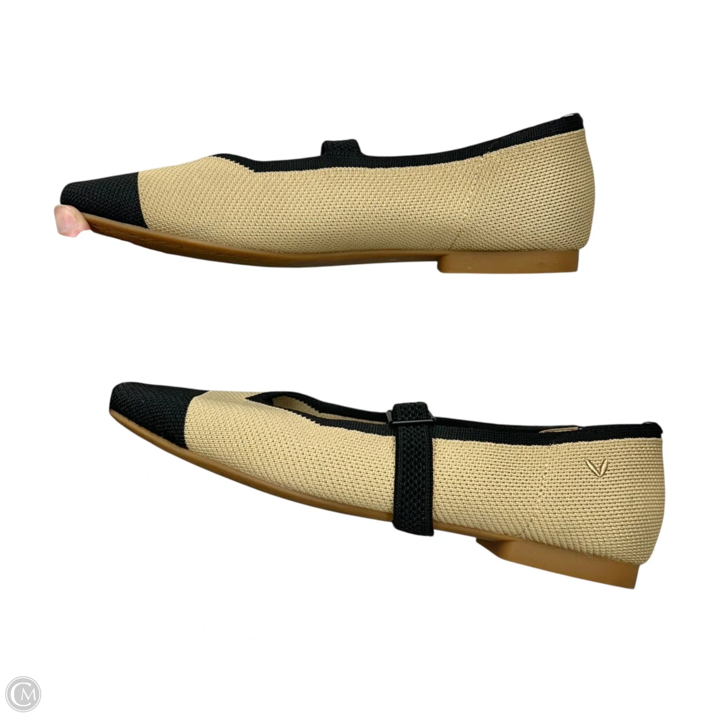 Shoes Flats By Vivaia In Black & Tan, Size: 9