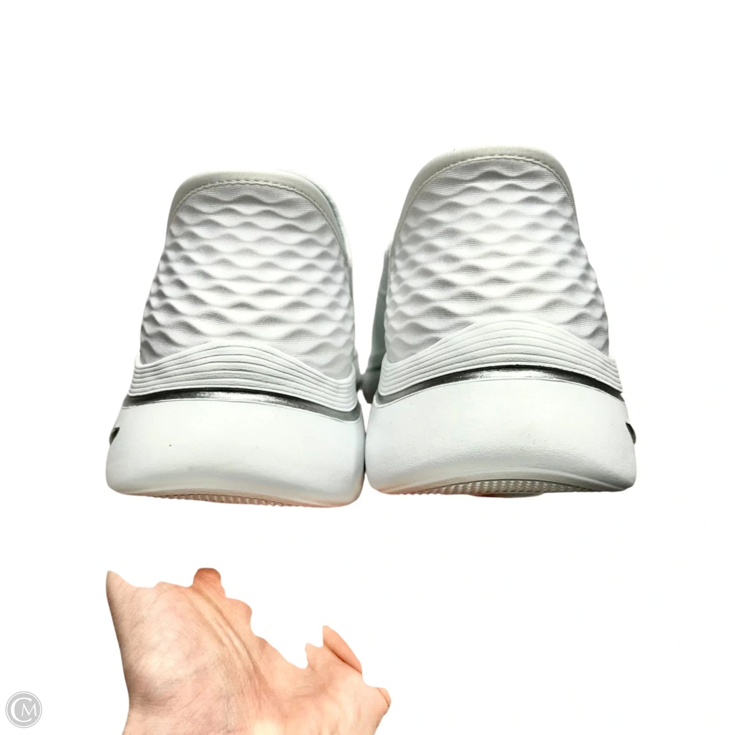 Shoes Sneakers By Skechers In White, Size: 8