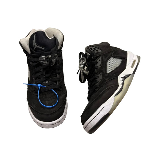 Shoes Luxury Designer By Jordan In Black & White, Size: 8.5