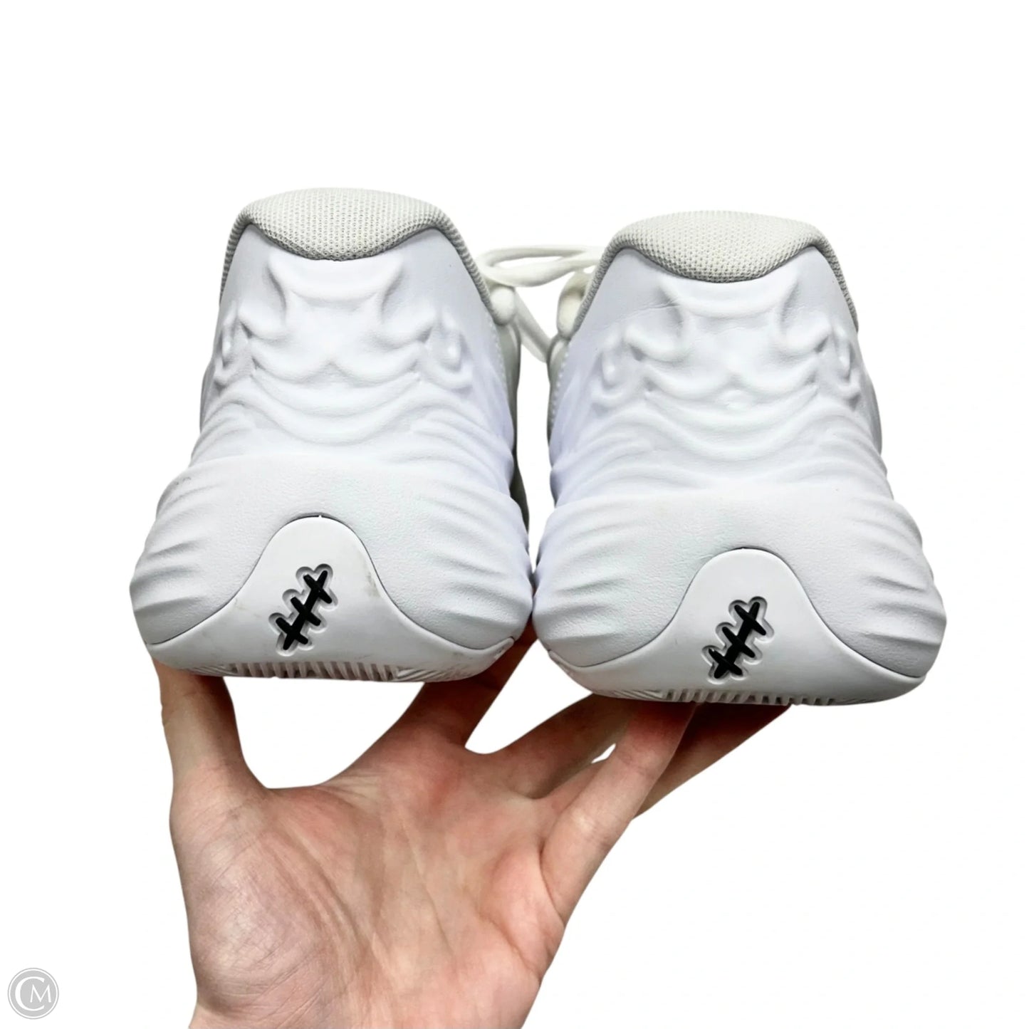 Shoes Athletic By Puma In White, Size: 7