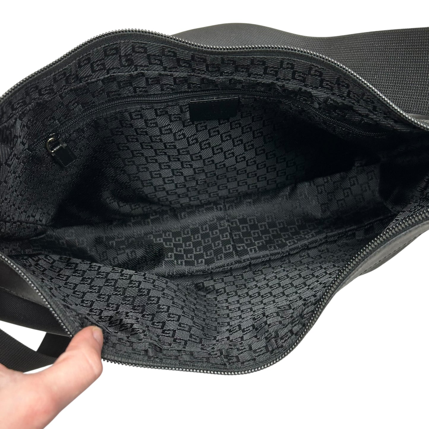 Crossbody Luxury Designer By Gucci, Size: Medium