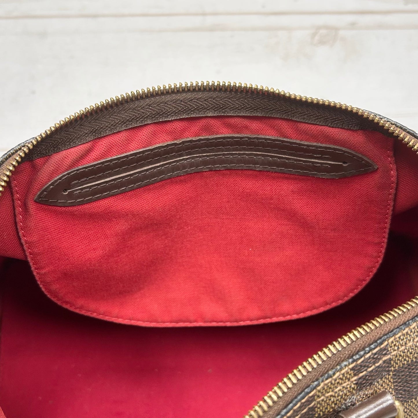 Handbag Luxury Designer By Louis Vuitton, Size: Medium